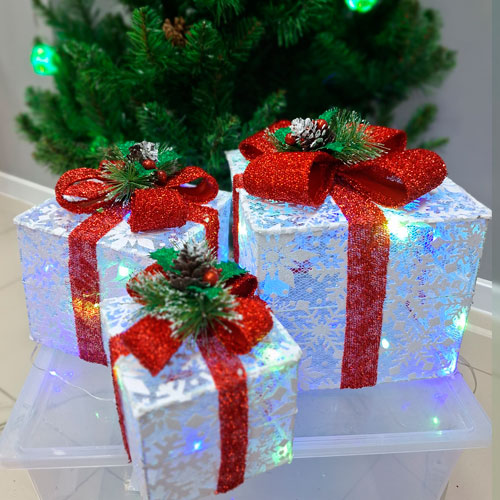 Подарок светящийся под елку, комплект 3шт белые снежинки, бант красный