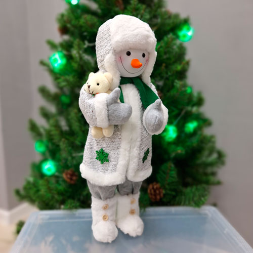 Новогодняя игрушка Снеговик в шапке с шарфом 50 см